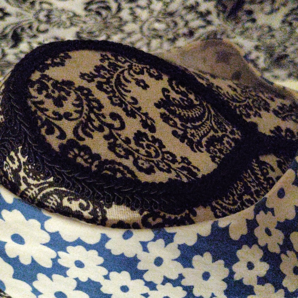 Blue and white floral A-line dress in a size 14 - Picture 4 of 10